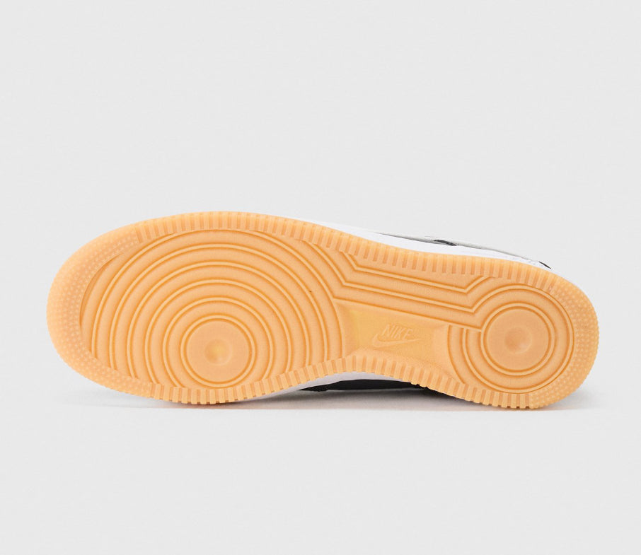 Nike Air Force 1 Low – Schwarz / Weiß / Orange